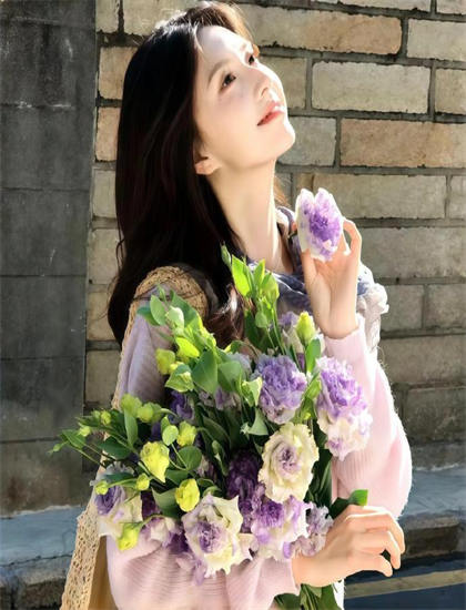 【深度艺术鉴赏】艺术策展人审美评价《幽灵2023》摄影的镜头语言与画面构图 带你看懂电影背后的深层含义